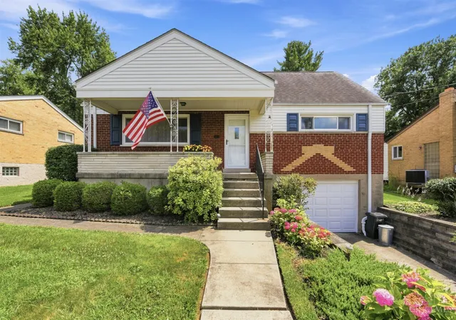 Homes for sale in Green Twp, OH | 5551 Antoninus Dr, Green Twp, OH 45238 | MLS# 1885996