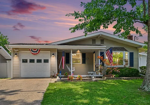 Homes for sale in Reading, OH | 1607 Krylon Dr, Reading, OH 45215 | MLS# 1886046