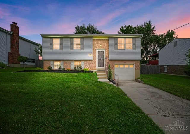 Homes for sale in Springfield Twp., OH | 1576 Hazelgrove Dr, Springfield Twp., OH 45240 | MLS# 1886083