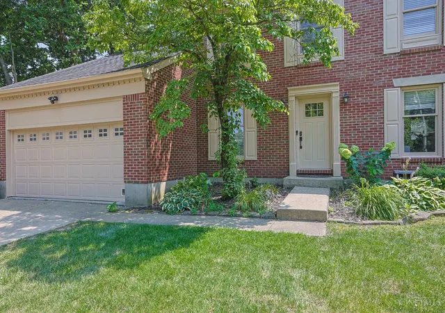 Photo 3 of Sale Pending at 6947 Dimmick Rd, West Chester, OH 45069 | MLS# 1886093 | Listing updated on 2026-08-31