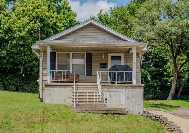 Homes for sale in Lincoln Heights, OH | 922 Chamberlain Ave, Lincoln Heights, OH 45215 | MLS# 1885746