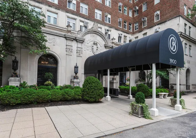 3rd image of 3900 Rose Hill Ave #805A, Cincinnati, OH 45229 | MLS# 1885795