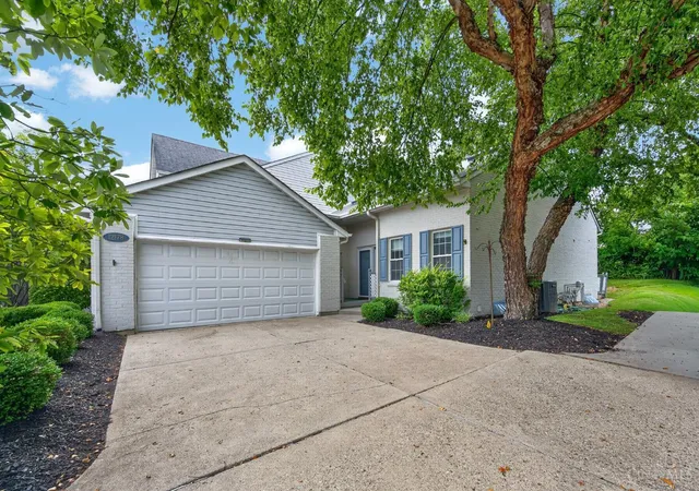 3rd image of 12178 Peak Dr, Cincinnati, OH 45246