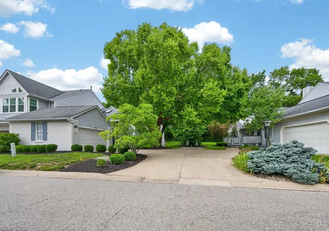 4th image of 12178 Peak Dr, Cincinnati, OH 45246
