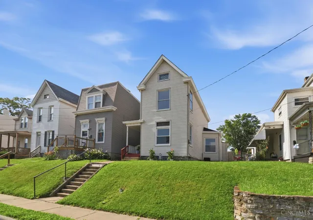 Photo 3 of Single family home for sale at 411 Jefferson Ave, St Bernard, OH 45217 | MLS# 1884873 | Listing updated on 2026-09-04