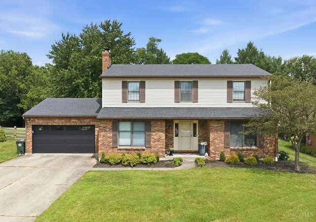 Homes for sale in Green Twp, OH | 3260 Parkhill Dr, Green Twp, OH 45248 | MLS# 1884522