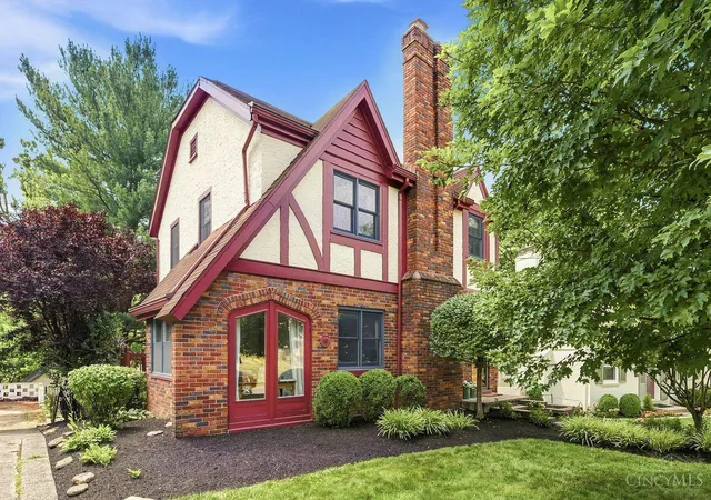 Homes for sale in Cincinnati, OH | 1326 Herlin Pl, Cincinnati, OH 45208 | MLS# 1886159