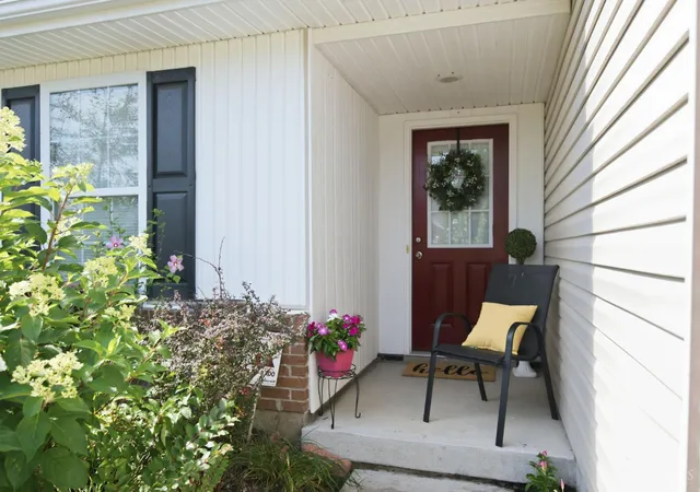 Homes for sale in Franklin, OH | 61 Ascot Glen Dr, Franklin, OH 45005 | MLS# 1886062