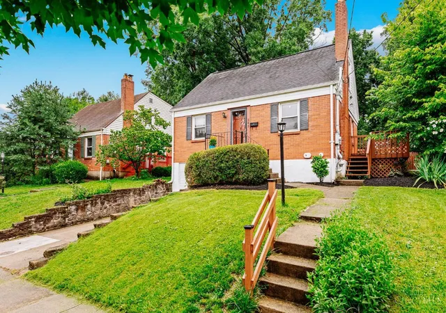 Photo 3 of Sale Pending at 345 Durrell Ave, Wyoming, OH 45215 | MLS# 1885834 | Listing updated on 2026-08-20