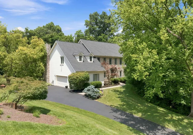 Homes for sale in Anderson Twp, OH | 7156 Ravens Run Rd, Anderson Twp, OH 45244 | MLS# 1885605
