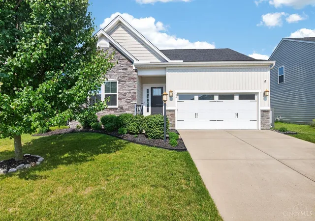 Homes for sale in Fairborn, OH | 24 Waterford Blvd, Fairborn, OH 45324 | MLS# 1886206