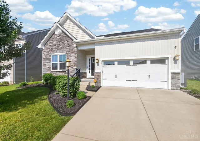 Homes for sale in Fairborn, OH | 24 Waterford Blvd, Fairborn, OH 45324 | MLS# 1886206