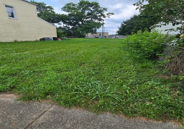 Homes for sale in Hamilton, OH | 915 S 9th St, Hamilton, OH 45011 | MLS# 1885846