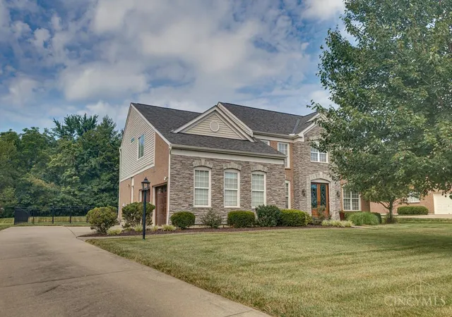 Homes for sale in Union Twp, OH | 4227 English Oaks Ct, Union Twp, OH 45103 | MLS# 1886224