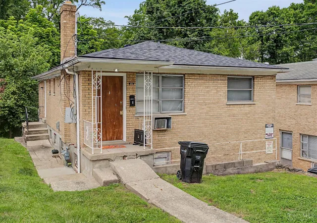 Homes for sale in Cincinnati, OH | 833 Seton Ave, Cincinnati, OH 45205 | MLS# 1886095