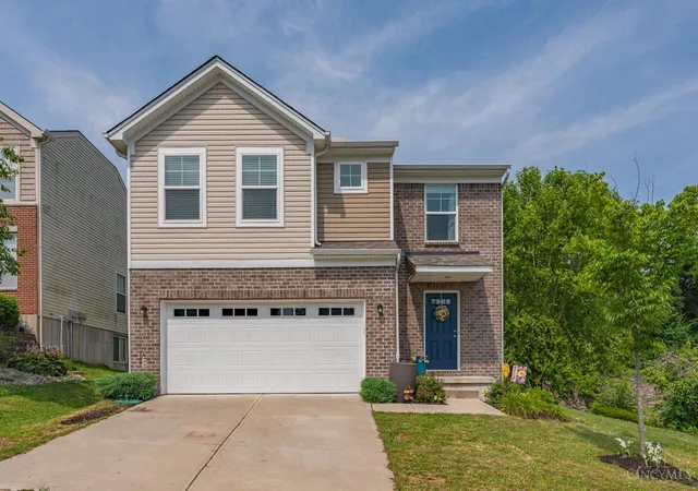 Homes for sale in Hamilton, OH | 1181 Arbor Springs Dr, Hamilton, OH 45013 | MLS# 1886240