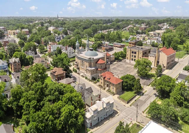 Homes for sale in Cincinnati, OH | 3003 W 8th St, Cincinnati, OH 45205 | MLS# 1886223