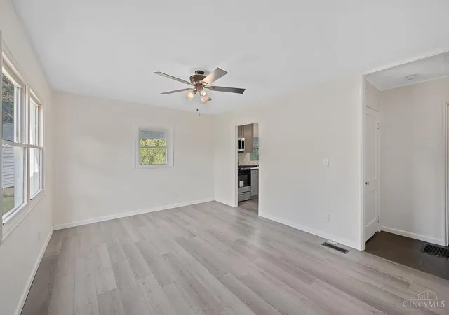 4th image of 1914 Ashbrook Dr, Cincinnati, OH 45238 | MLS# 1886267