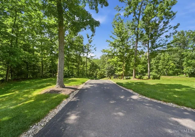 3rd image of 1491 Greystone Ln, Milford, OH 45150 | MLS# 1885674