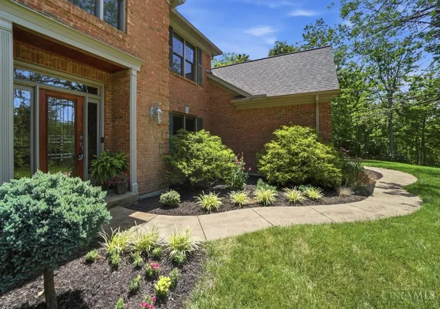 5th image of 1491 Greystone Ln, Milford, OH 45150 | MLS# 1885674