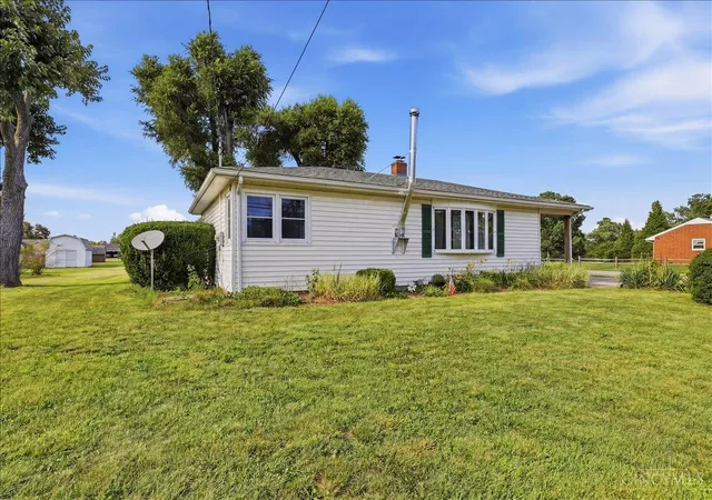 Homes for sale in Carlisle, OH | 1030 Dubois Rd, Carlisle, OH 45005 | MLS# 1886227