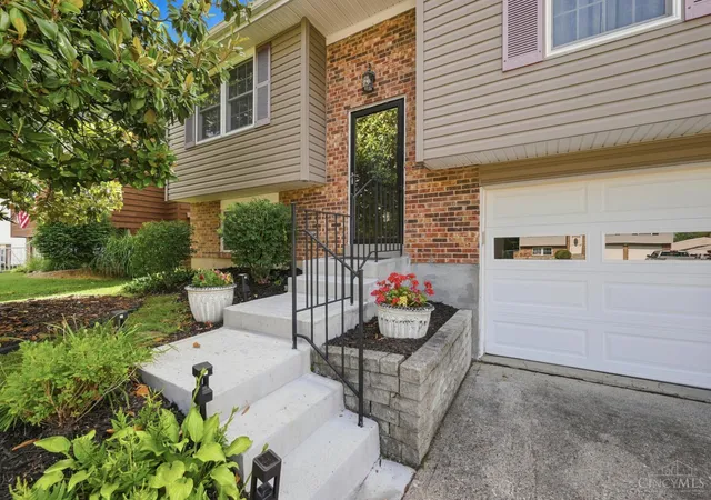 Homes for sale in Delhi Twp, OH | 904 Beechmeadow Ln, Delhi Twp, OH 45238 | MLS# 1886004
