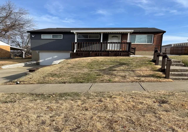 Homes for sale in Green Twp, OH | 2158 Faywood Dr, Green Twp, OH 45238 | MLS# 1886280