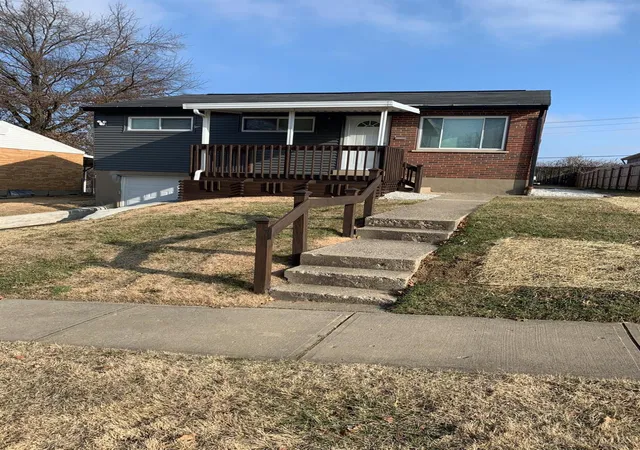 Homes for sale in Green Twp, OH | 2158 Faywood Dr, Green Twp, OH 45238 | MLS# 1886280