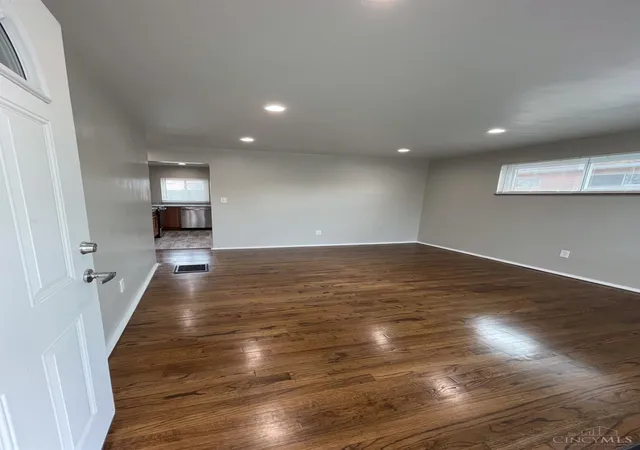 Homes for sale in Green Twp, OH | 2158 Faywood Dr, Green Twp, OH 45238 | MLS# 1886280