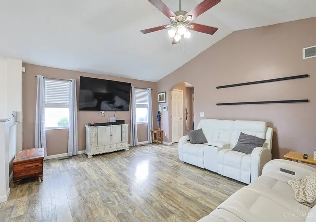 5th image of 25719 Hummingbird Ct, St Leon, IN 47012 | MLS# 1886274