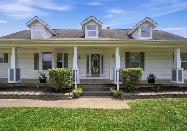 Homes for sale in Washington Twp, OH | 7353 Ross Rd, Washington Twp, OH 45054 | MLS# 1886276