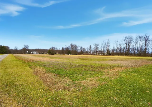 Homes for sale in Washington Twp, OH | 7353 Ross Rd, Washington Twp, OH 45054 | MLS# 1886276