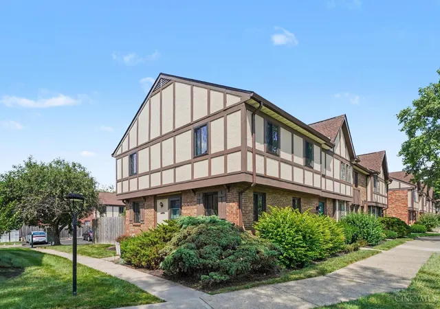 Homes for sale in West Chester, OH | 7492 Knights Knoll Ct #192, West Chester, OH 45069 | MLS# 1885766
