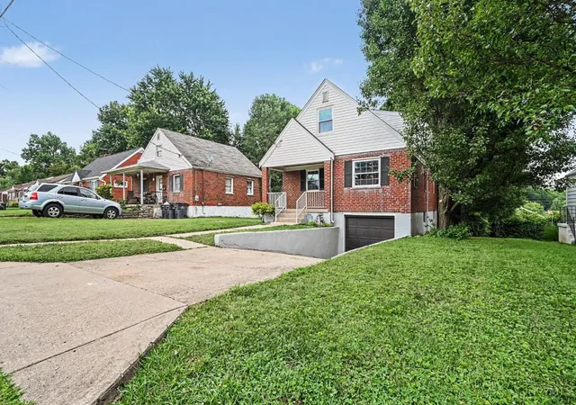 Homes for sale in Cheviot, OH | 3722 Neiheisel Ave, Cheviot, OH 45248 | MLS# 1885950