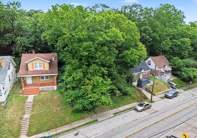 3rd image of 410 Elberon Ave, Cincinnati, OH 45205 | MLS# 1885786