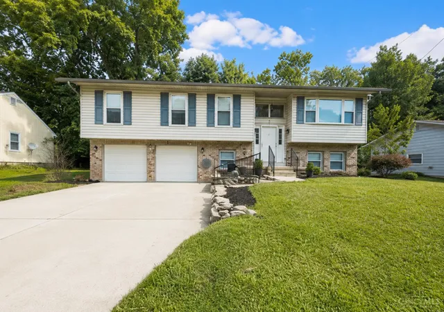 Homes for sale in Oxford, OH | 550 Melissa Dr, Oxford, OH 45056 | MLS# 1885619