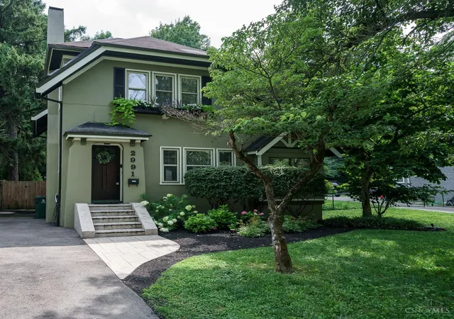 Homes for sale in Cincinnati, OH | 2991 Linwood Ave, Cincinnati, OH 45208 | MLS# 1886236