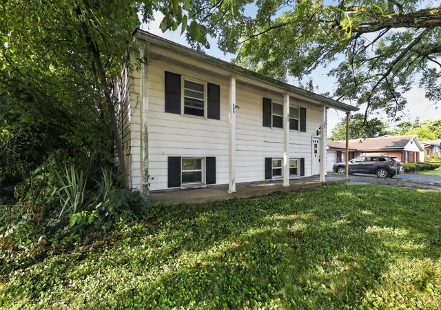 Photo 3 of Sale Pending at 2743 Springdale Rd, Cincinnati, OH 45251 | MLS# 1883195 | Listing updated on 2026-10-26