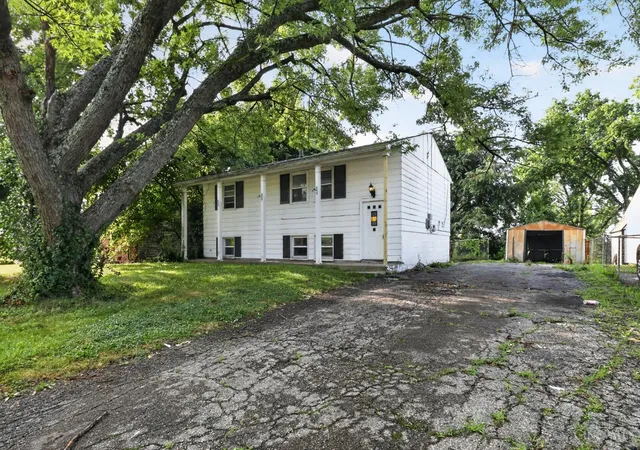 Photo 4 of Sale Pending at 2743 Springdale Rd, Cincinnati, OH 45251 | MLS# 1883195 | Listing updated on 2026-10-26