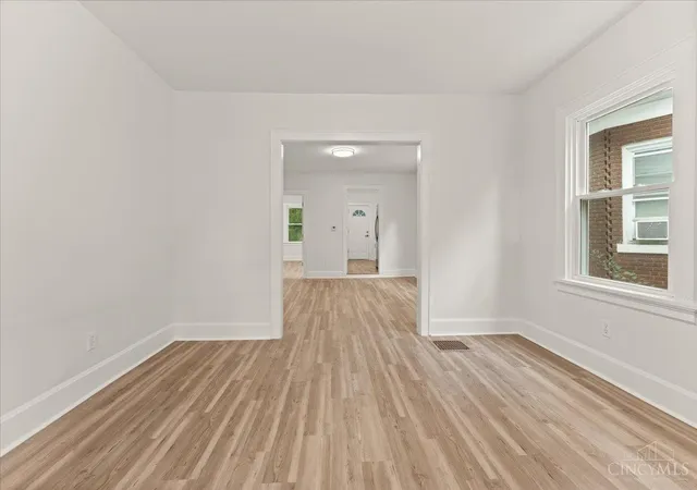 4th image of 2011 Highland Ave, Cincinnati, OH 45219