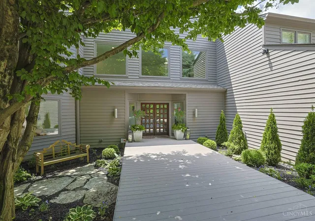 2nd image of 20 Grandin Ln, Cincinnati, OH 45208 | MLS# 1886392