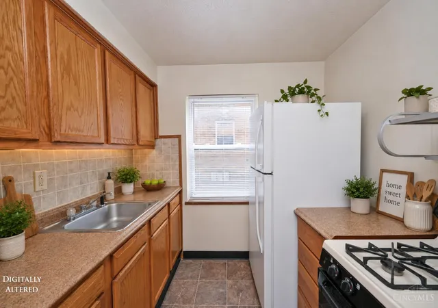 Photo 3 of Sale Pending at 24 Gahl Ter, Cincinnati, OH 45215 | MLS# 1886123 | Listing updated on 2026-08-22
