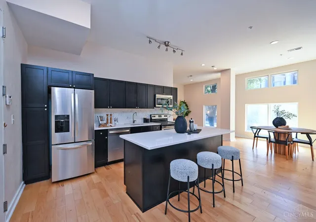 2nd image of 1150 Vine St #12, Cincinnati, OH 45202 | MLS# 1886215