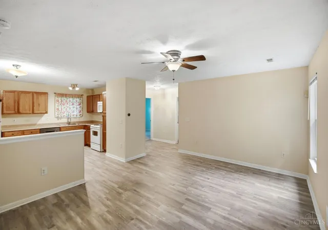 14th image of 348 Antietam Blvd, Maineville, OH 45039 | MLS# 1886411