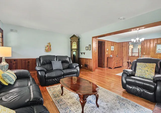 3rd image of 3433 Dolomar Dr, Cincinnati, OH 45239 | MLS# 1886242
