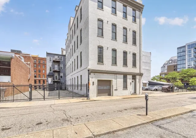1st image of 813 Broadway St #101, Cincinnati, OH 45202 | MLS# 1886307