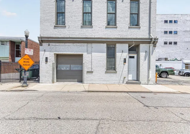 2nd image of 813 Broadway St #101, Cincinnati, OH 45202 | MLS# 1886307