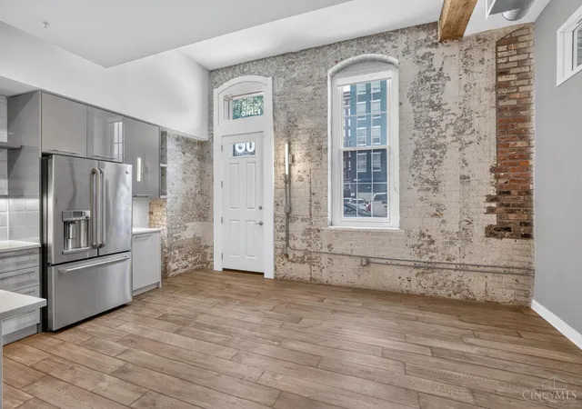 3rd image of 813 Broadway St #101, Cincinnati, OH 45202 | MLS# 1886307