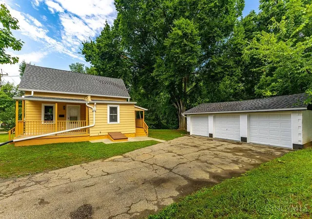 Homes for sale in Lockland, OH | 230 Carthage Ave, Lockland, OH 45215 | MLS# 1886425