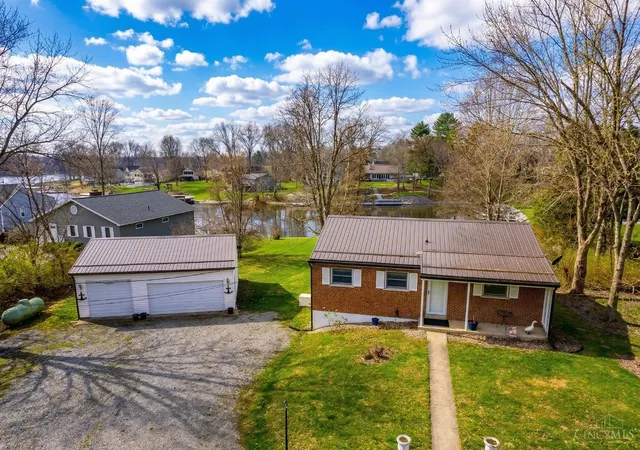 Photo 3 of Single family home for sale at 1118 Stuttgart Dr #2, Fayetteville, OH 45118 | MLS# 1886463 | Listing updated on 2026-07-22